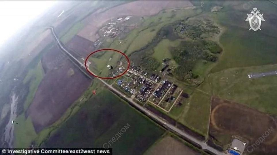 Τρομακτικό δυστύχημα: Αλεξιπτωτιστές συγκρούστηκαν στον αέρα στη Ρωσία (βίντεο)